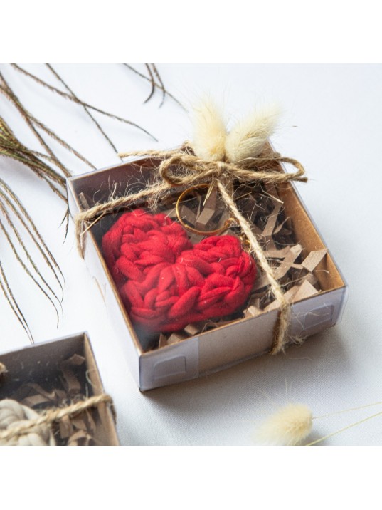 Wedding gift,Personalized keychain Gift,Bridesmaid Gift, Wedding Favor,Henna gift,Engagement gift,Macrame Hearth Keychain,Bridal favor,lover