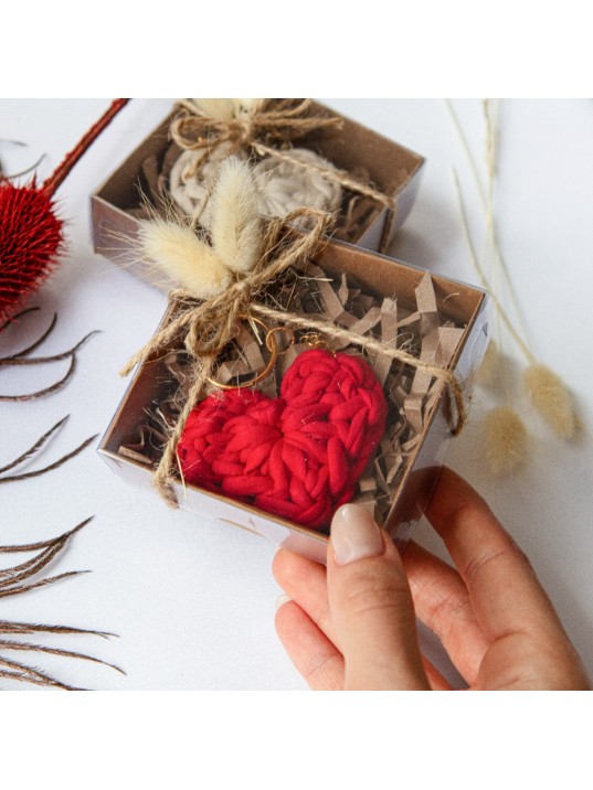 Wedding gift,Personalized keychain Gift,Bridesmaid Gift, Wedding Favor,Henna gift,Engagement gift,Macrame Hearth Keychain,Bridal favor,lover